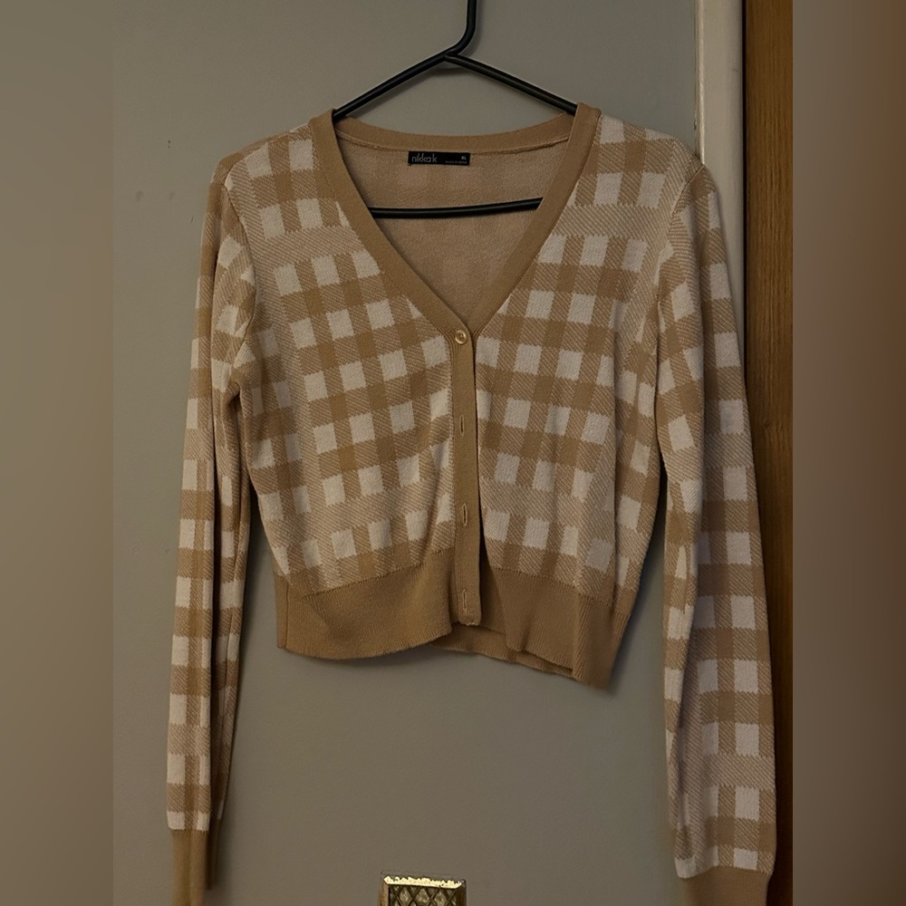 White and tan copped cardigan